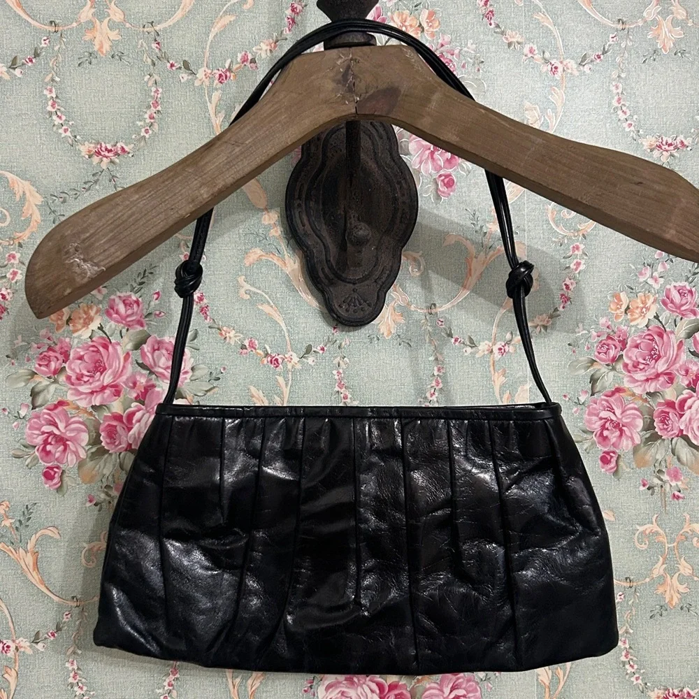 Jasmine this leather